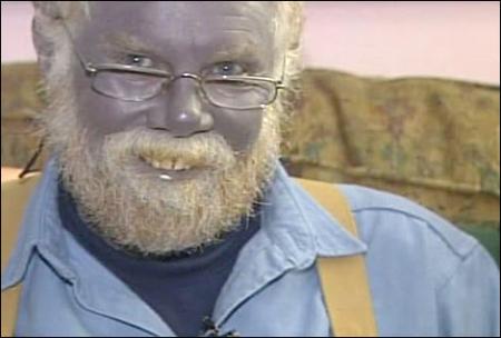 LE PREMIER HOMME BLEU